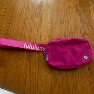Sonic Pink Lululemon Belt Bag